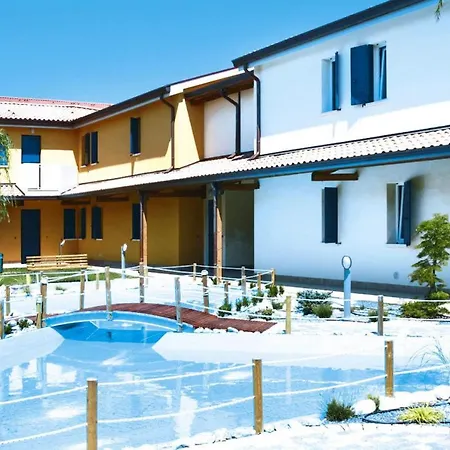 In Villaggio Ai Pini In Lido Altanea Lägenhet