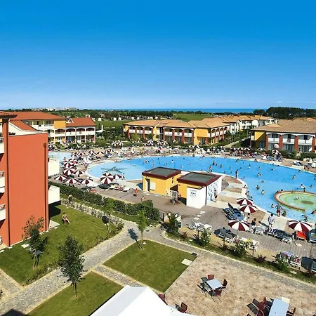 In Villaggio Ai Pini In Lido Altanea
