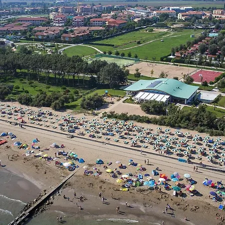 In Villaggio Ai Pini In Lido Altanea Lägenhet *